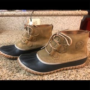 Sorel rain or snow booties.